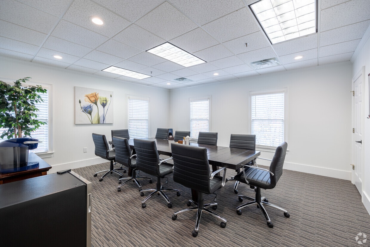 284 S Main St, Alpharetta, GA for lease Building Photo- Image 1 of 14