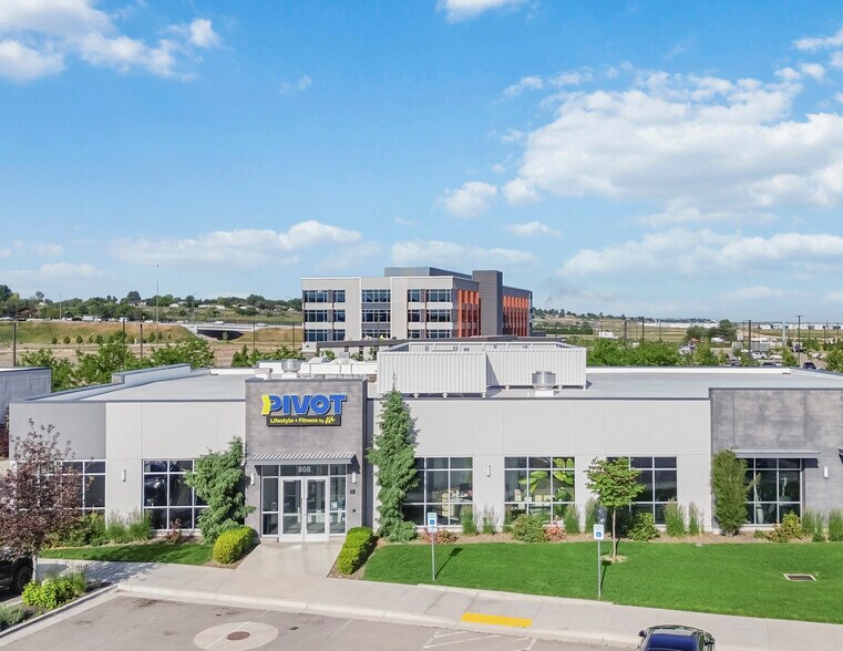 808 S Vanguard Way, Meridian, ID for sale - Primary Photo - Image 2 of 14