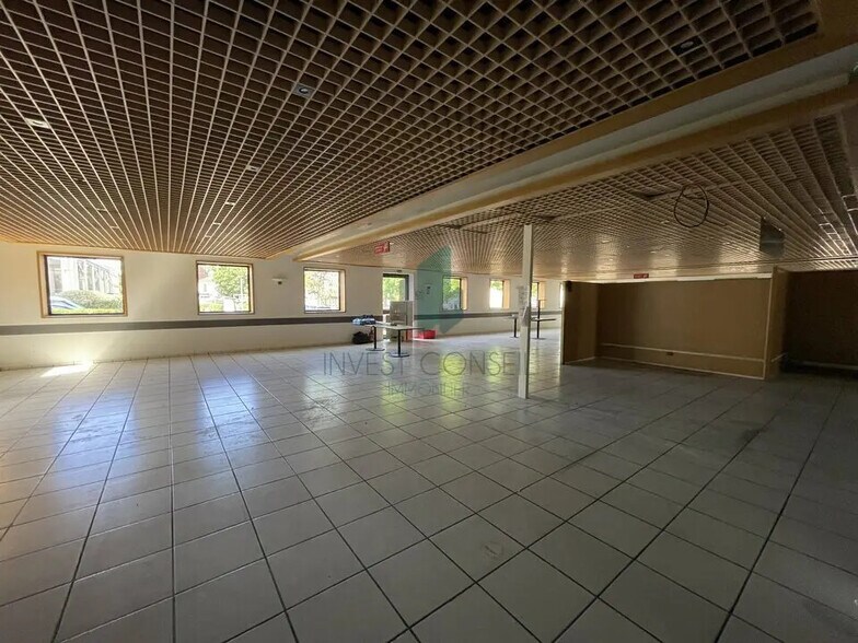 Office in Argenteuil for sale - Building Photo - Image 2 of 4