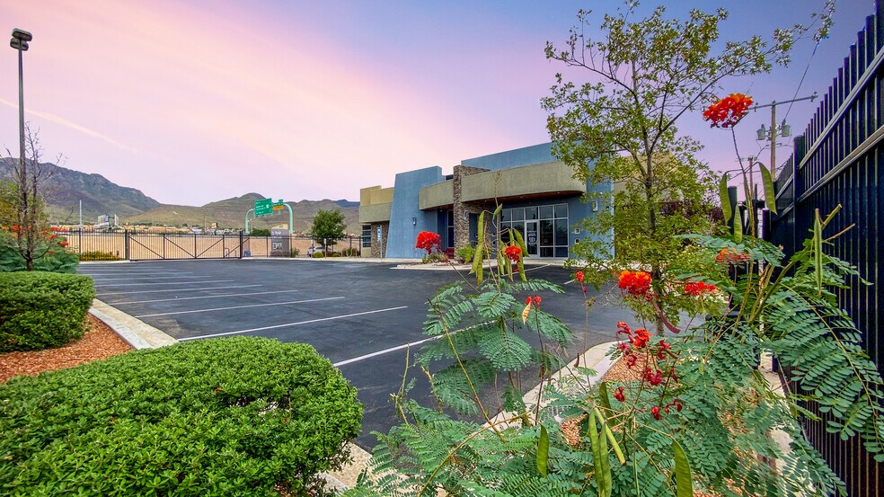 8894 Gateway N Blvd, El Paso, TX 79904