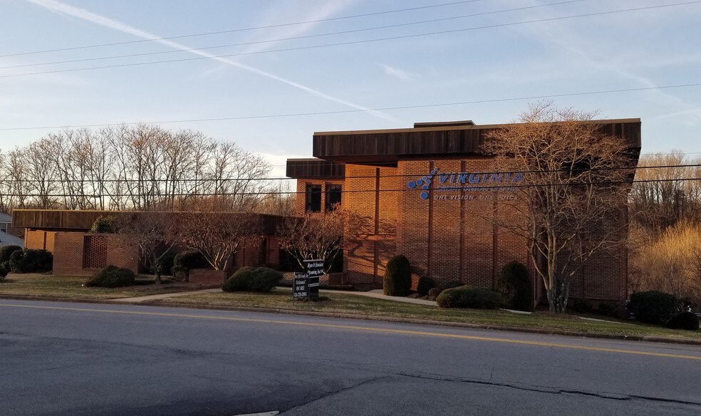 1207 Fenwick Dr, Lynchburg, VA for sale - Building Photo - Image 1 of 1