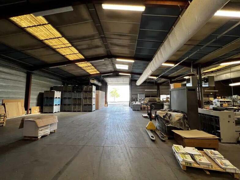 Flex in Bron for sale - Interior Photo - Image 3 of 4