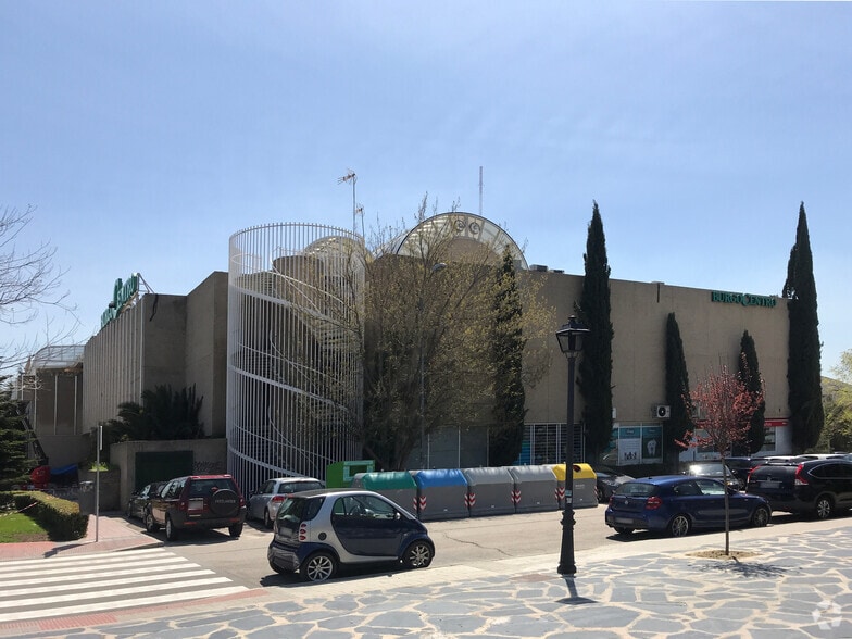 Calle Comunidad de Madrid, 41, Las Rozas de Madrid, Madrid for sale - Building Photo - Image 2 of 8