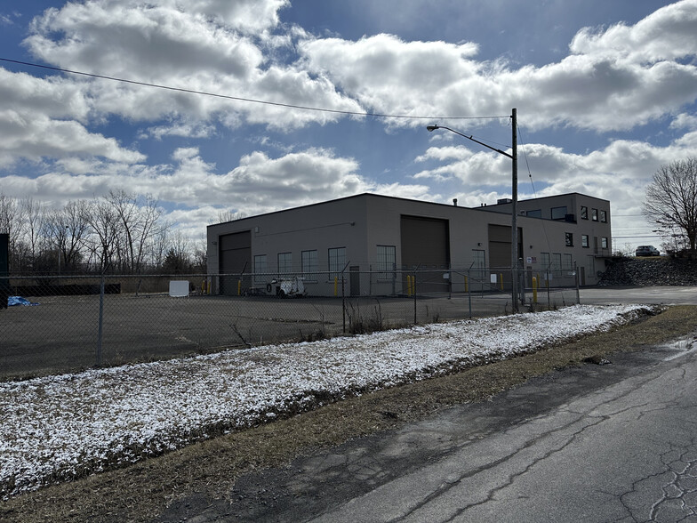 6519 Towpath Rd, East Syracuse, NY for lease - Building Photo - Image 1 of 2