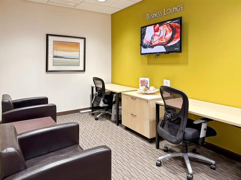 4 Research Dr, Shelton, CT for lease - Interior Photo - Image 2 of 13