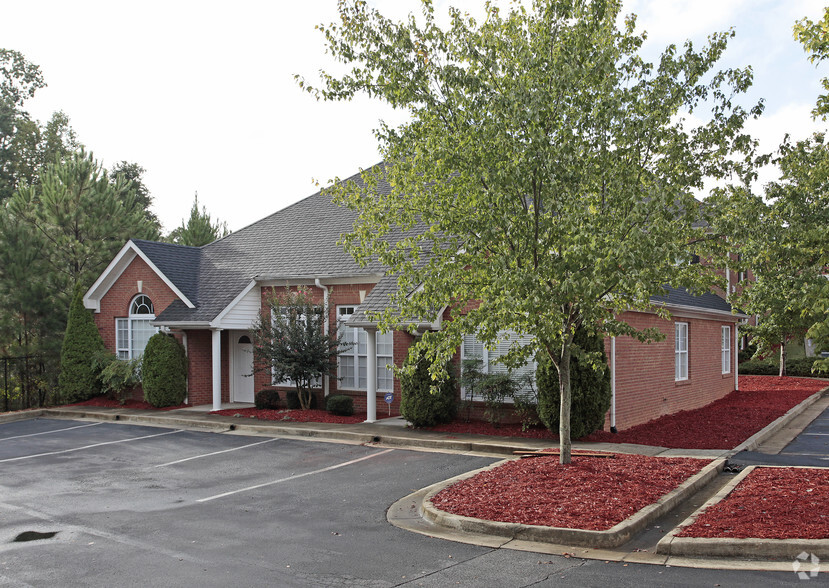 2440 Sandy Plains Rd, Marietta, GA for lease - Primary Photo - Image 1 of 25