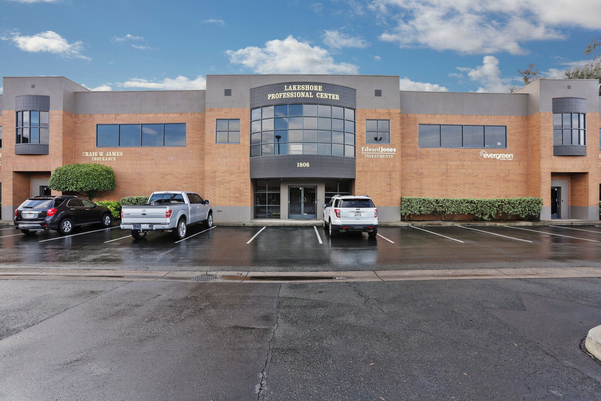 1806 W Kettleman Ln, Lodi, CA 95242