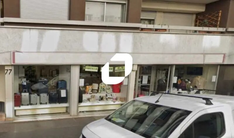 Retail in Paris for lease Building Photo- Image 1 of 2