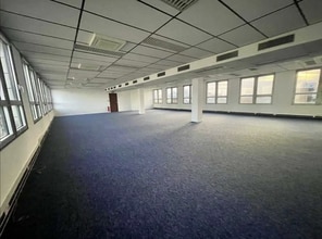 259-261 Rue De Paris, Montreuil for lease Interior Photo- Image 2 of 3