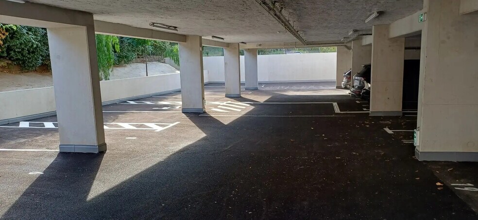 Office in Saint-Gély-du-Fesc for lease - Building Photo - Image 3 of 11