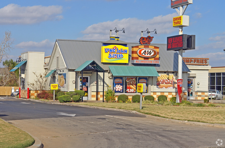 142 W Shawnee St, Muskogee, OK for lease - Primary Photo - Image 1 of 2