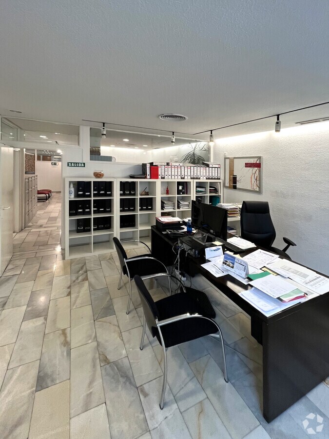 Madrid, MAD 28003 - Unit Puerta D - - Interior Photo - Image 2 of 6