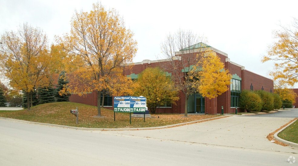 505 Bond St, Lincolnshire, IL 60069