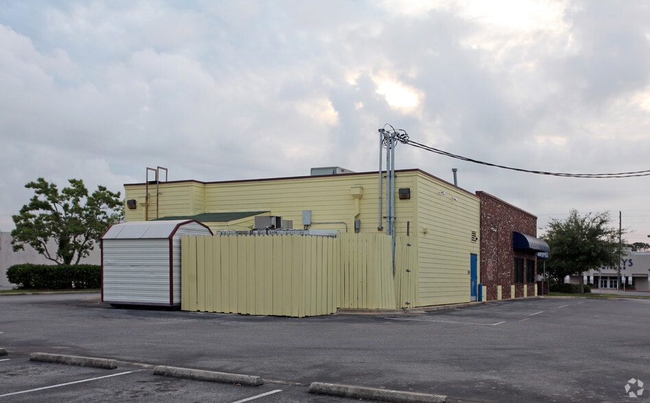 6501 Davis Hwy, Pensacola, FL 32504 - Shrimp Basket | LoopNet