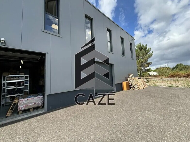 Flex in Martillac for lease - Building Photo - Image 2 of 9