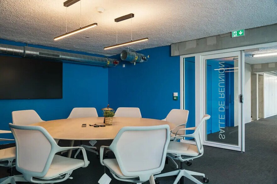 Office in Nantes for lease - Building Photo - Image 2 of 5