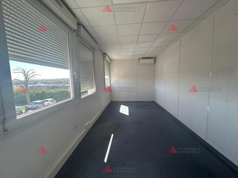 Office in Dijon for lease - Interior Photo - Image 3 of 5