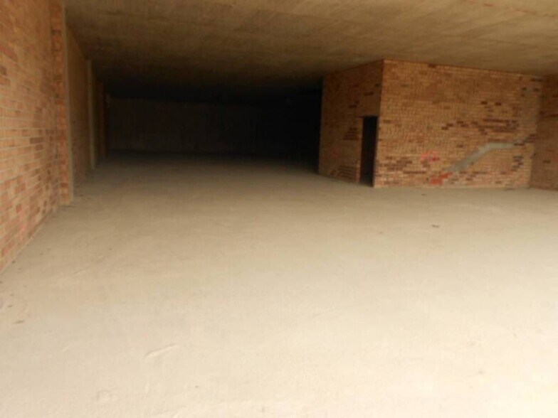 Retail in Manresa, Barcelona for lease - Interior Photo - Image 2 of 4