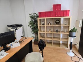 Retail in El Masnou, Barcelona for lease Interior Photo- Image 2 of 3