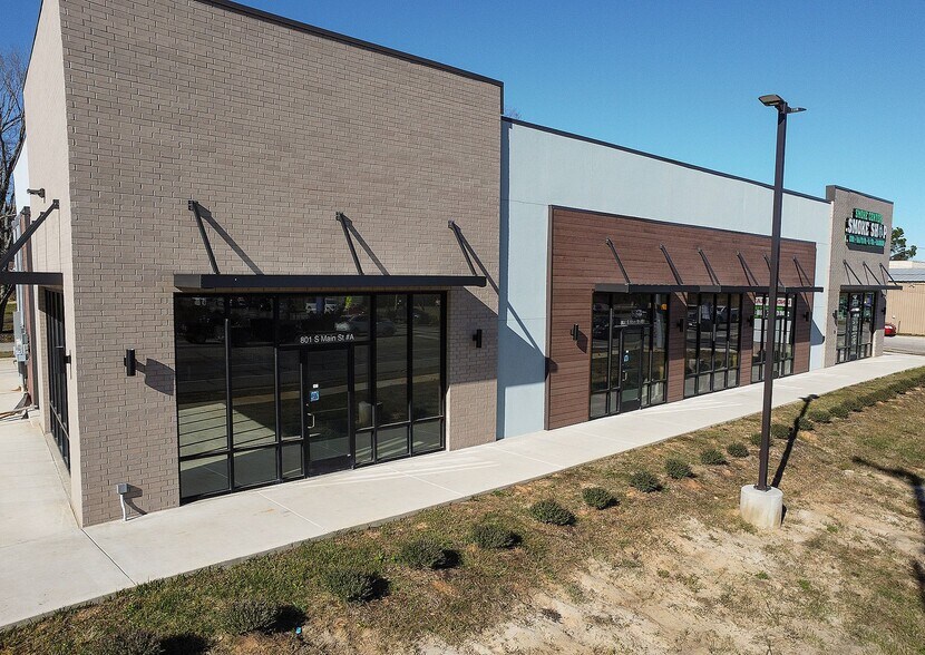 801 Main St, Lindale, TX for lease - Building Photo - Image 2 of 7