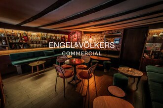 Retail in Barcelona, Barcelona for lease Interior Photo- Image 2 of 4