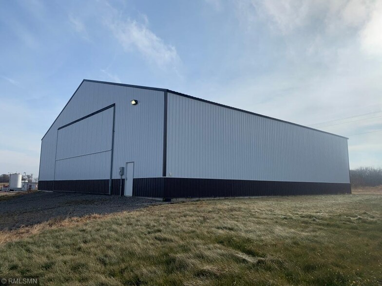 720 Bryant Ave NE, Hector, MN for sale - Primary Photo - Image 1 of 1