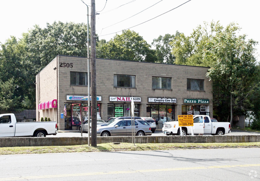 2505 Black Rock Tpke, Fairfield, CT for lease - Primary Photo - Image 1 of 4