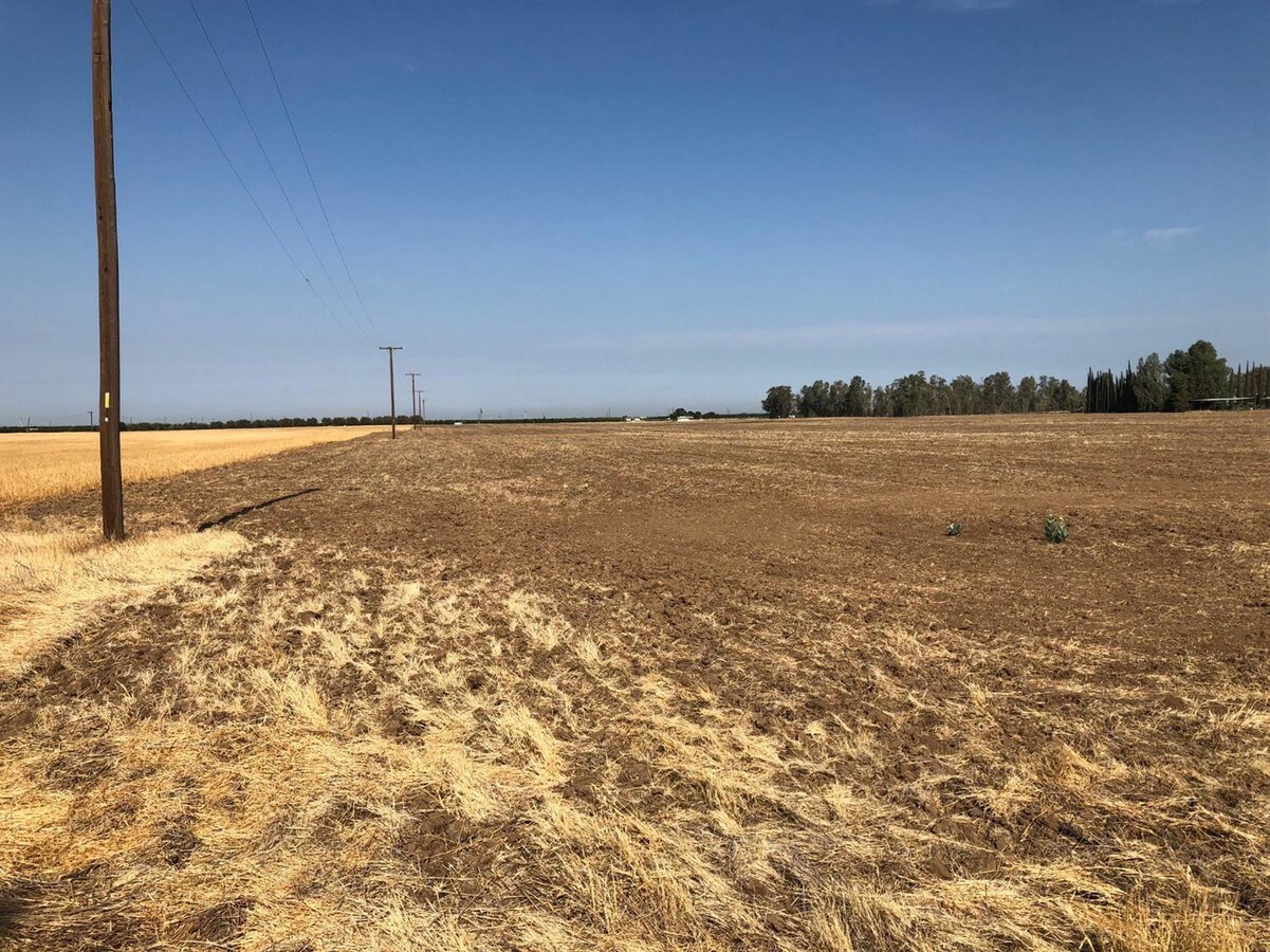 Road 224, Terra Bella, CA 93270