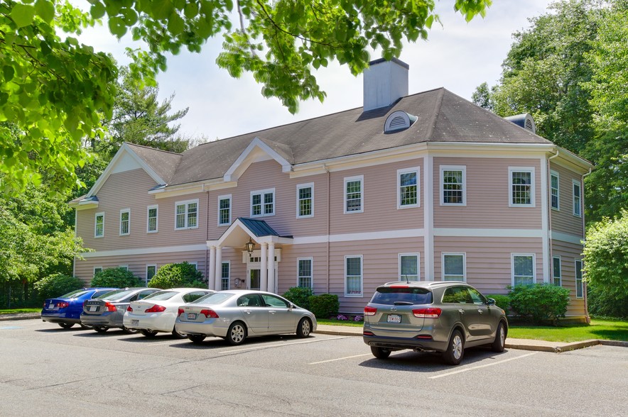 Office in Bedford, MA for sale - Primary Photo - Image 1 of 1