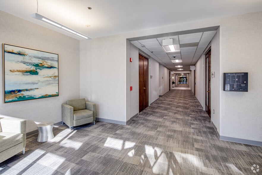 10630 Little Patuxent Pky, Columbia, MD for lease - Lobby - Image 2 of 10