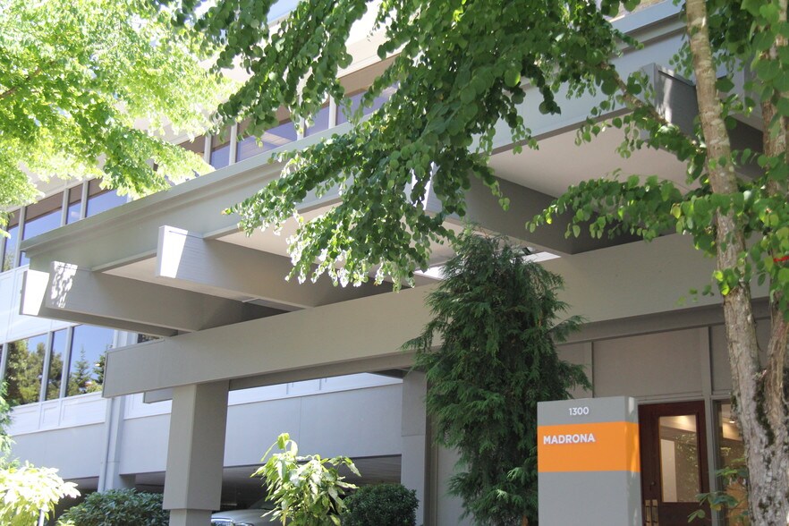 1300 114th Ave SE, Bellevue, WA for lease - Building Photo - Image 2 of 3