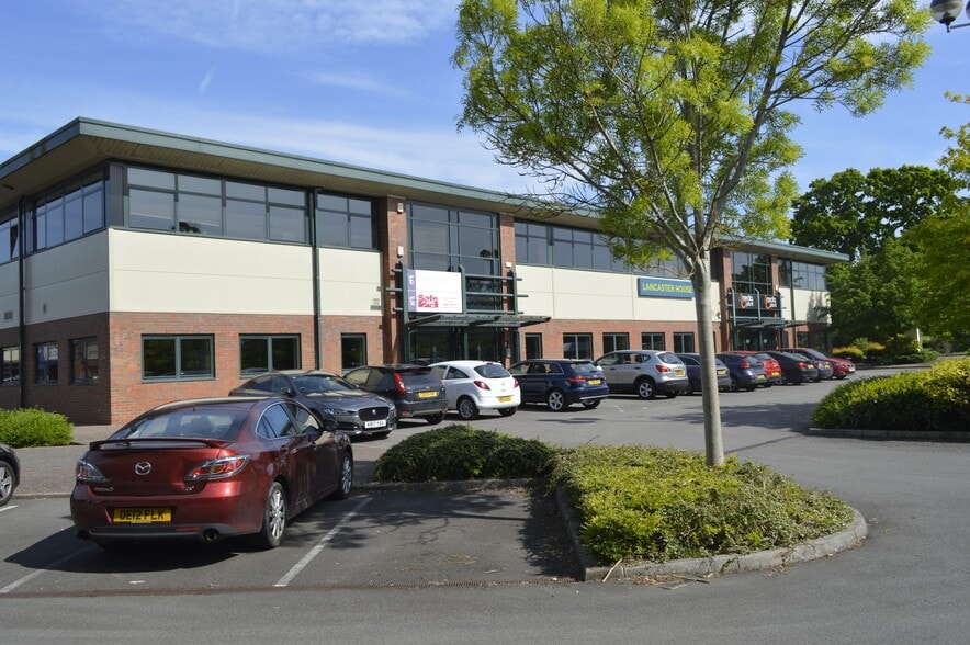 Warwick House, Swindon for lease - Building Photo - Image 1 of 1