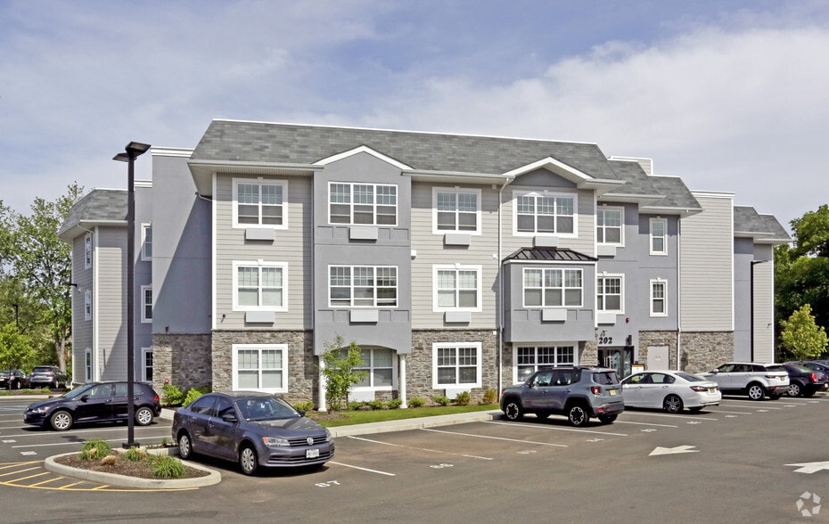 200-202 Schley St, Garfield, NJ for sale - Primary Photo - Image 1 of 62