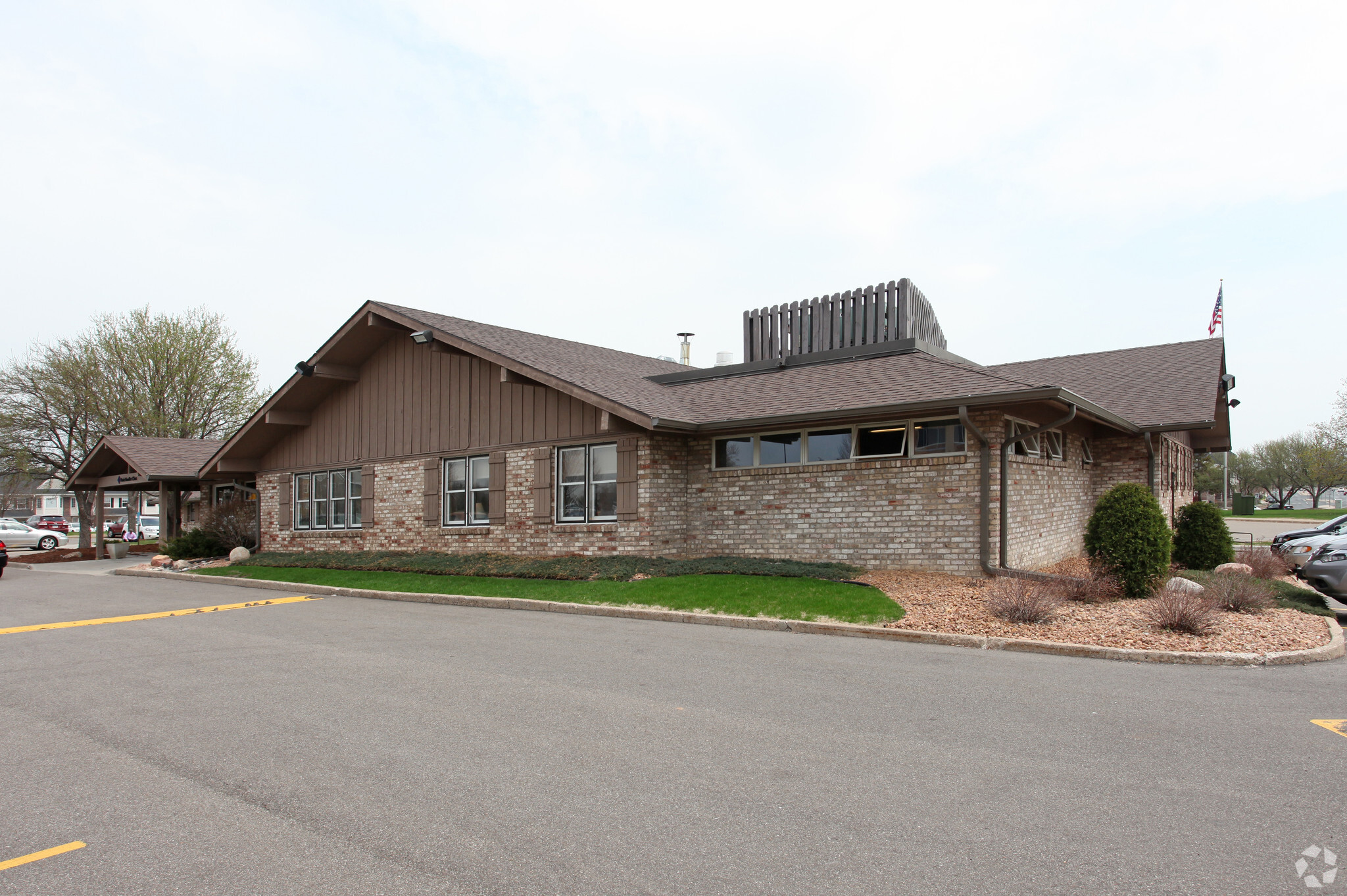 8240 Golden Valley Rd, Minneapolis, MN for sale Building Photo- Image 1 of 1