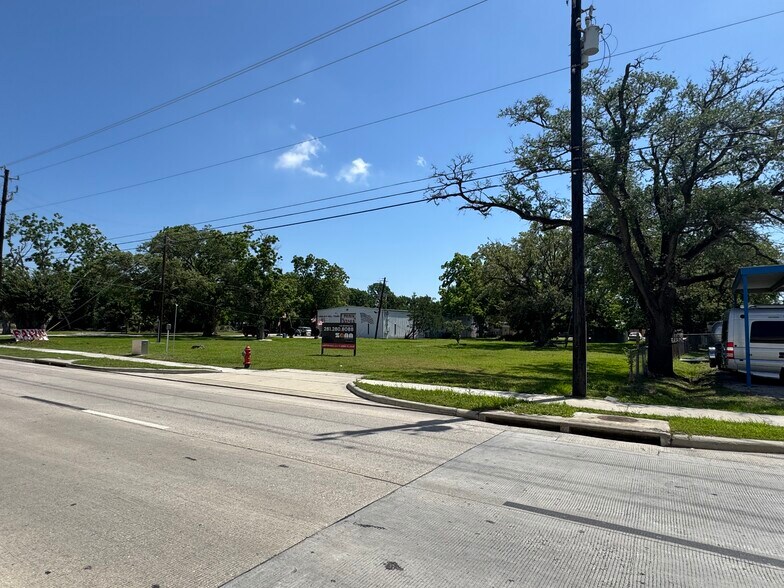 2818 Bayport Blvd, Seabrook, TX for sale - Building Photo - Image 2 of 23