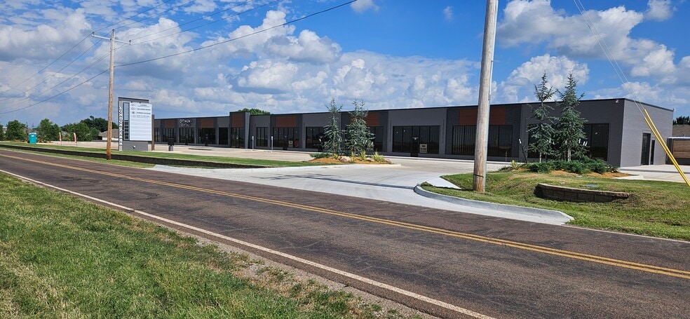 550 NE 24th St, Newcastle, OK for lease - Building Photo - Image 1 of 16