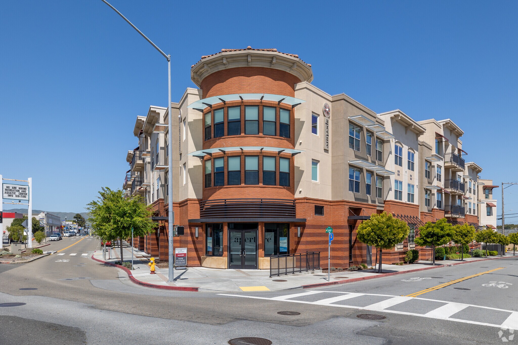 400-418 San Mateo Ave, San Bruno, CA for lease Primary Photo- Image 1 of 8