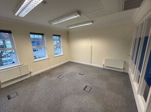 Hornbeam Sq, Harrogate for lease Interior Photo- Image 1 of 6