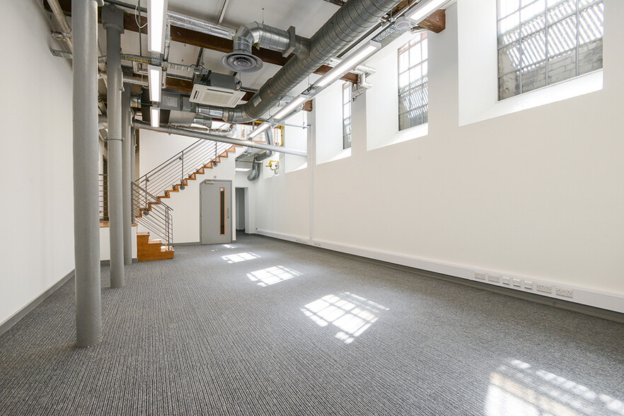 1 Broadway, Nottingham for lease - Building Photo - Image 3 of 14