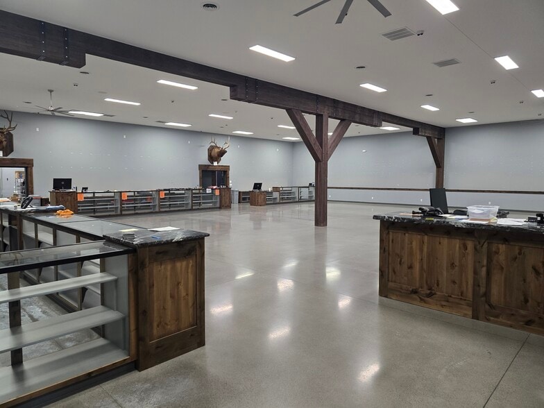 870 N 2nd E, Rexburg, ID for lease - Building Photo - Image 2 of 113