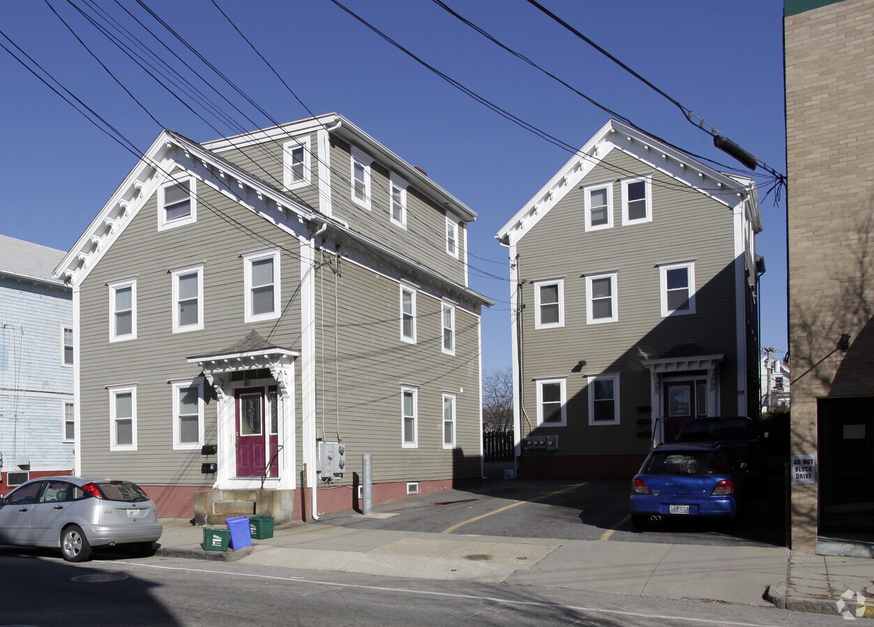 5961 Hope St, Providence, RI 02906