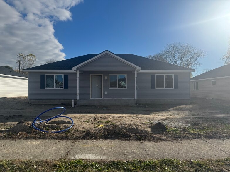 23268 Wellington Ave, Warren, MI for sale - Primary Photo - Image 1 of 1