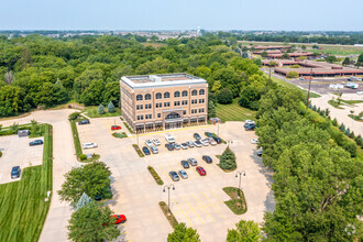 1045 76th St, West Des Moines, IA - aerial  map view