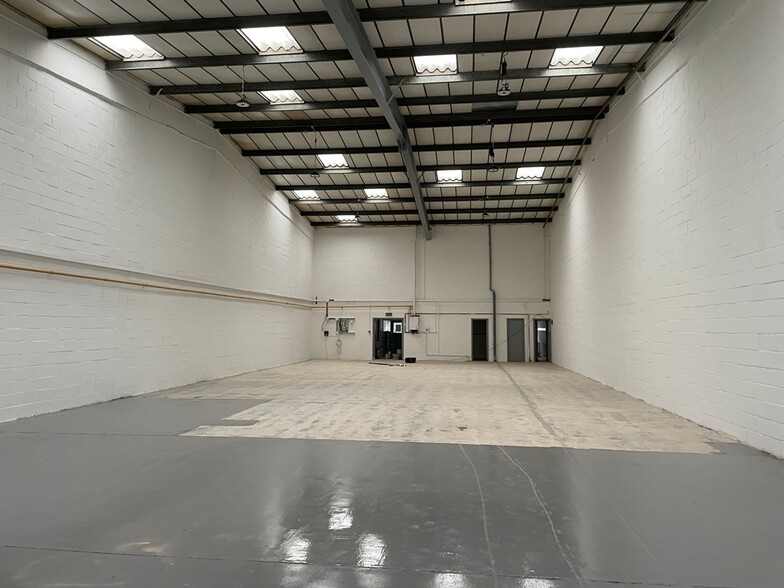 37-44 Potters Ln, Milton Keynes for lease - Building Photo - Image 3 of 29