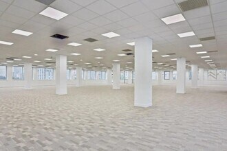 55 Avenue Des Champs Pierreux, Nanterre for lease Interior Photo- Image 1 of 2