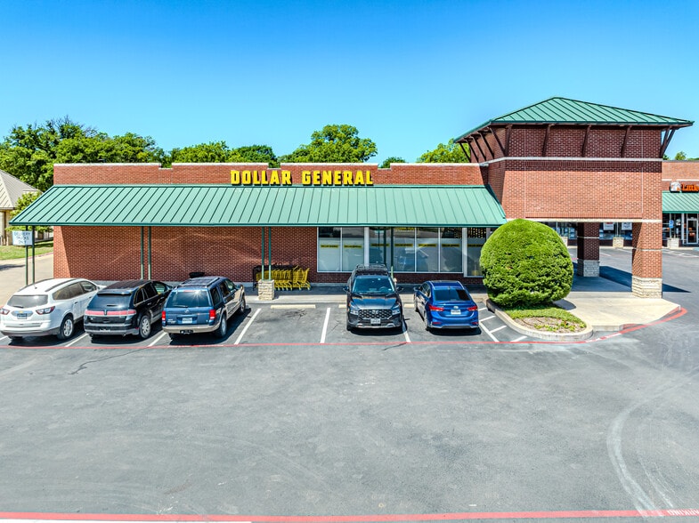 302-316 S Main St, Weatherford, TX for lease - Building Photo - Image 2 of 12