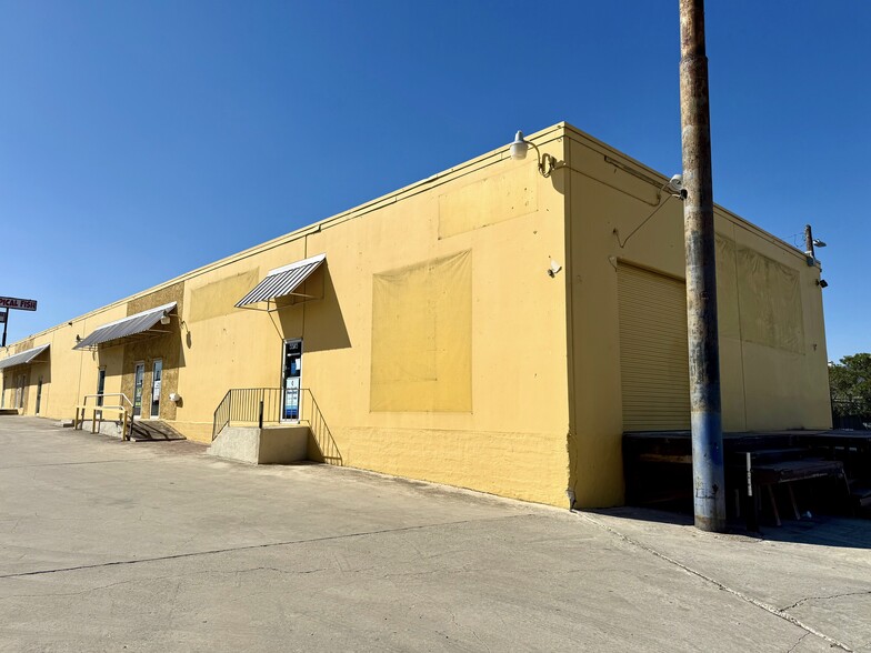 5535-5545 Brewster St, San Antonio, TX for lease - Building Photo - Image 2 of 10