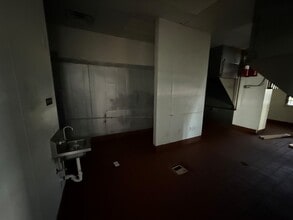 3100 Las Vegas Trl, Fort Worth, TX for lease Interior Photo- Image 2 of 2