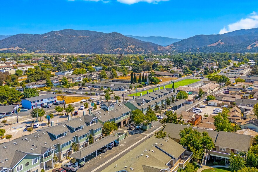 593 Avenue Of Flags, Buellton, CA for sale - Building Photo - Image 2 of 20