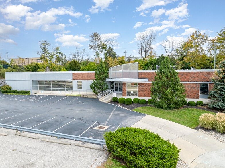 5546 Fair Ln, Fairfax, OH for lease - Building Photo - Image 1 of 36